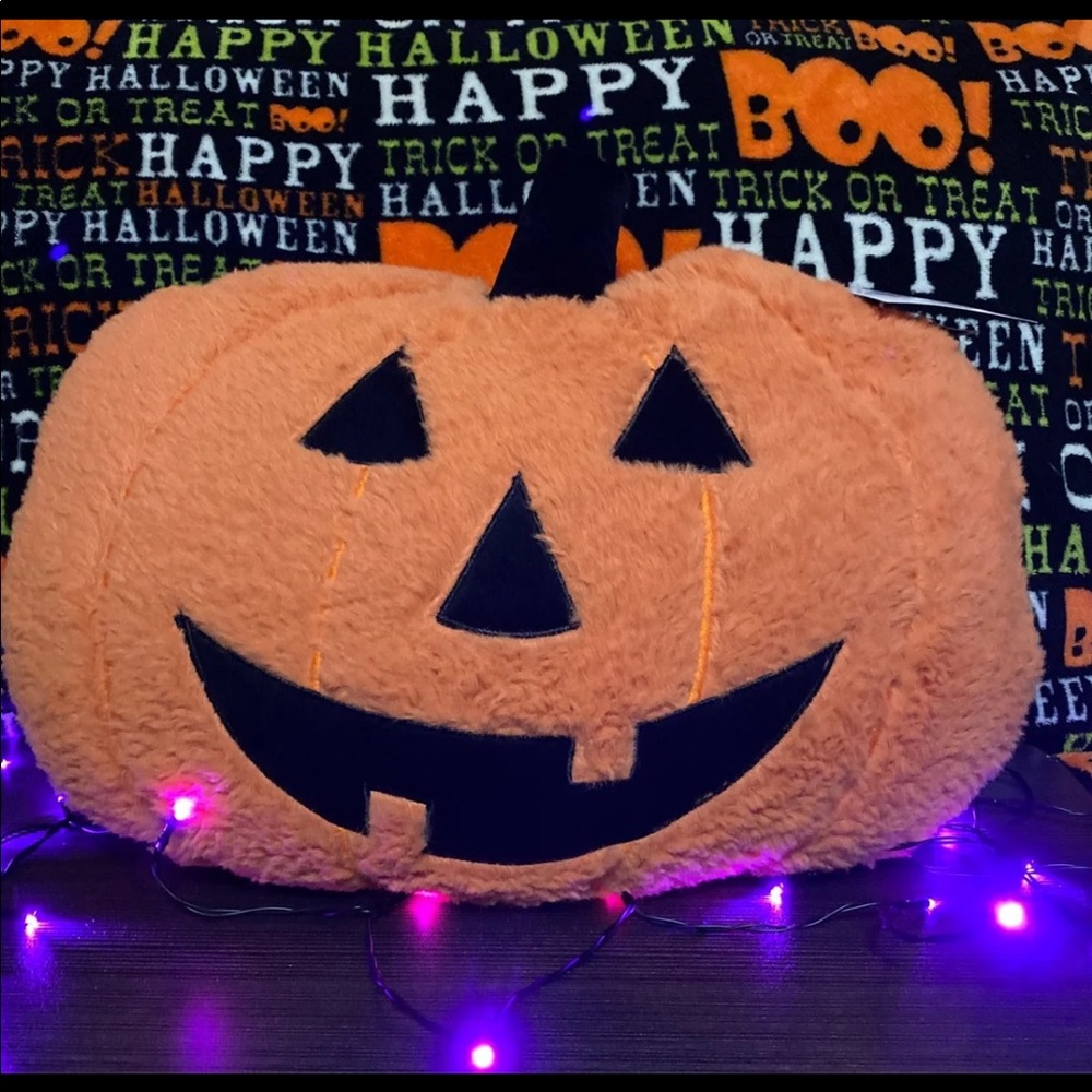Novogratz jack o lantern pumpkin throw pillow